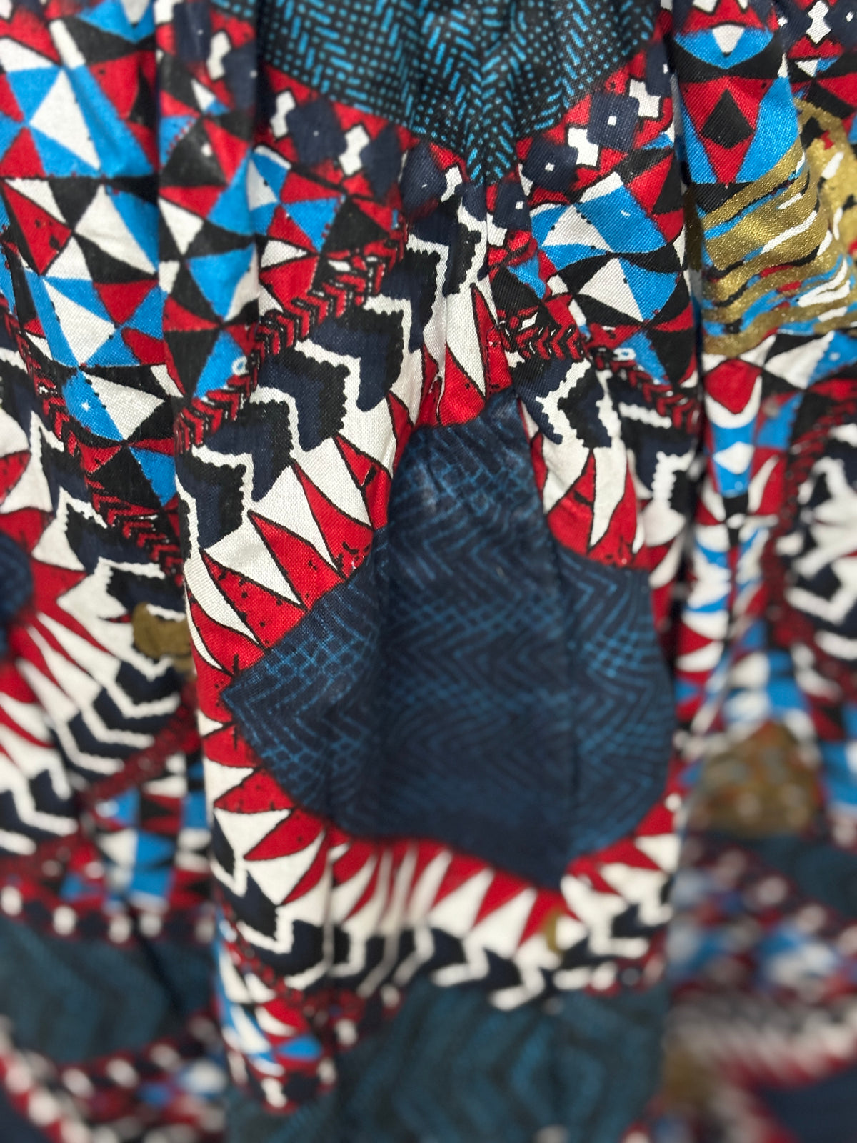 Seamless African pattern skirt